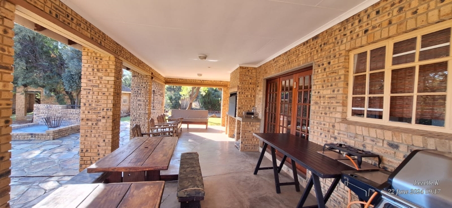 8 Bedroom Property for Sale in Swartruggens North West